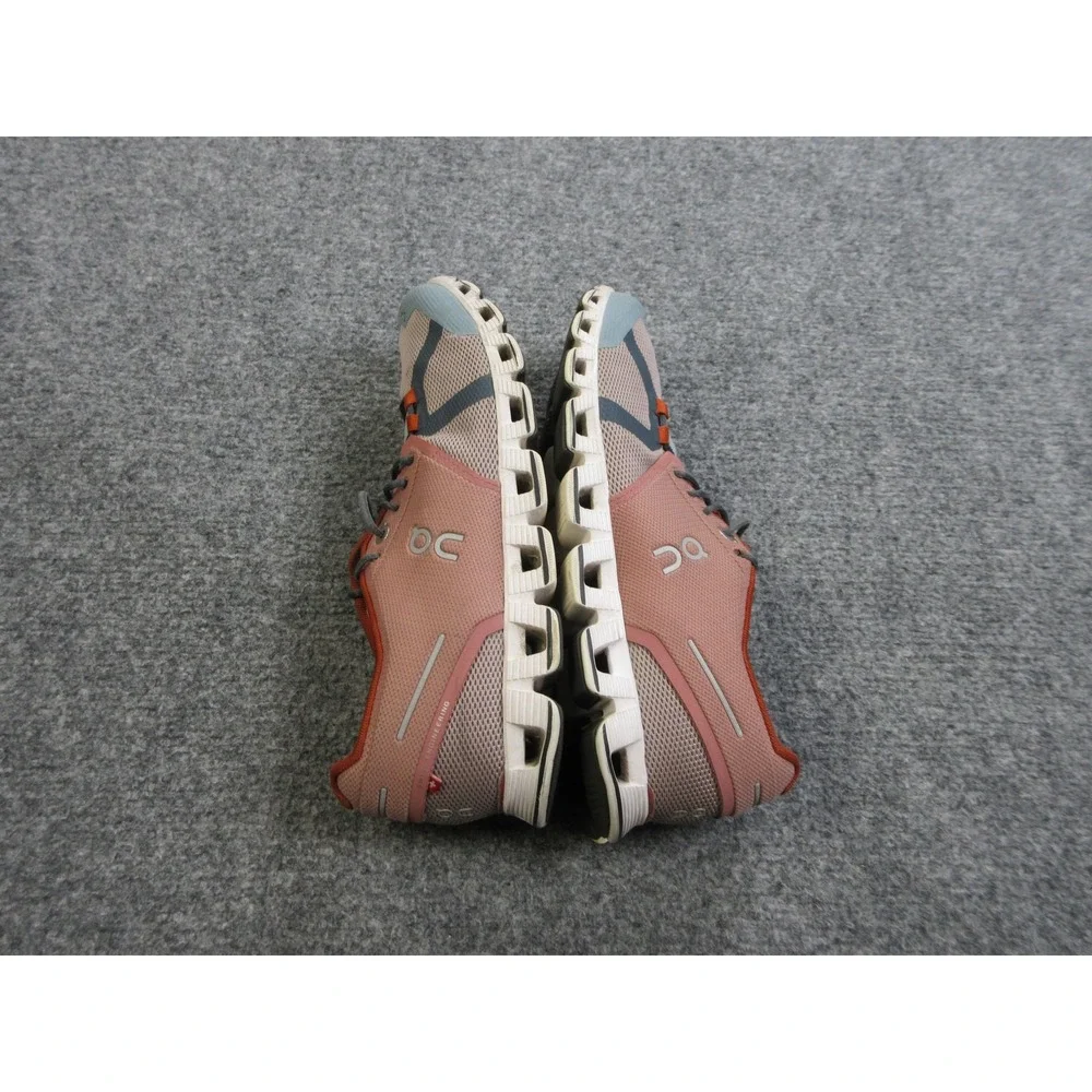 On Cloud Running Shoes Womens Size 9 Lightweight Swiss Athletic Trainers Sneaker